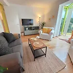 Zentrales, Ruhiges Idyll Mit Flair